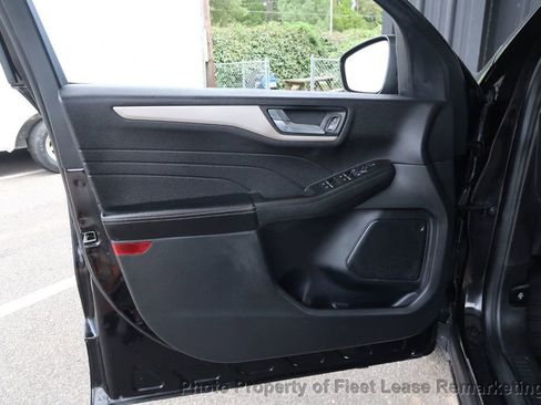 Used 2021 Ford Escape SE image 13