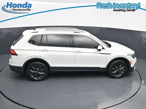 Used 2023 Volkswagen Tiguan SE w/ Panoramic Sunroof Package FWD image 26