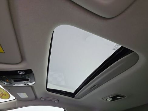 Certified 2025 Kia Niro EX Touring image 35