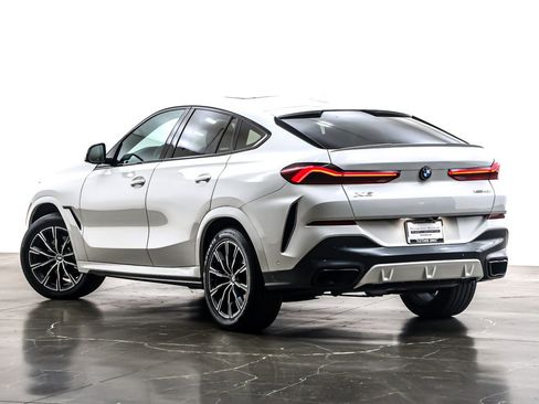 Used 2022 BMW X6 xDrive40i w/ M Sport Package image 12