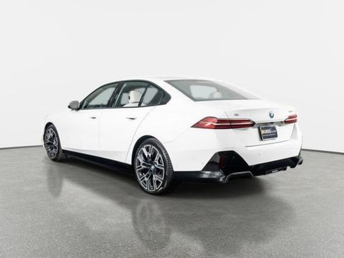Used 2025 BMW i5 xDrive40 w/ M Sport Package AWD/4WD image 12