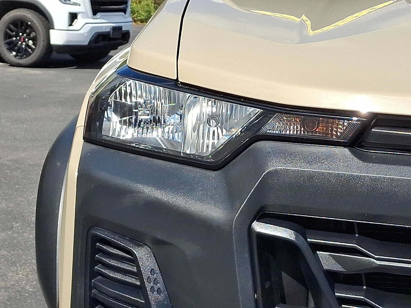 Used 2023 Chevrolet Colorado Trail Boss AWD/4WD image 10