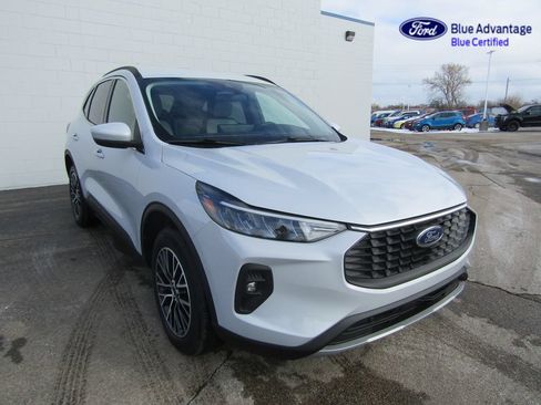 Certified 2025 Ford Escape SE FWD image 9