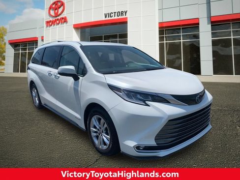 Used 2021 Toyota Sienna Limited AWD/4WD image 1