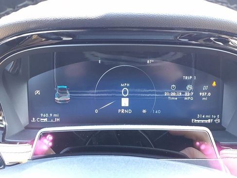 New 2023 Lincoln Corsair Reserve w/ Equipment Group 202A image 49