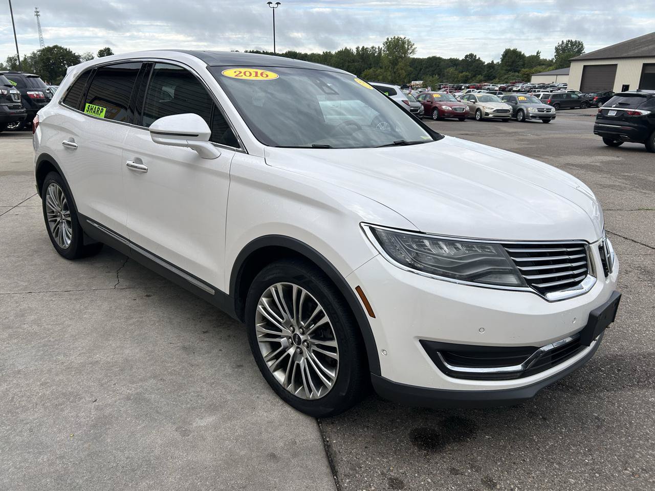 Used 2016 Lincoln MKX Reserve w/ Luxury Package AWD/4WD image 3
