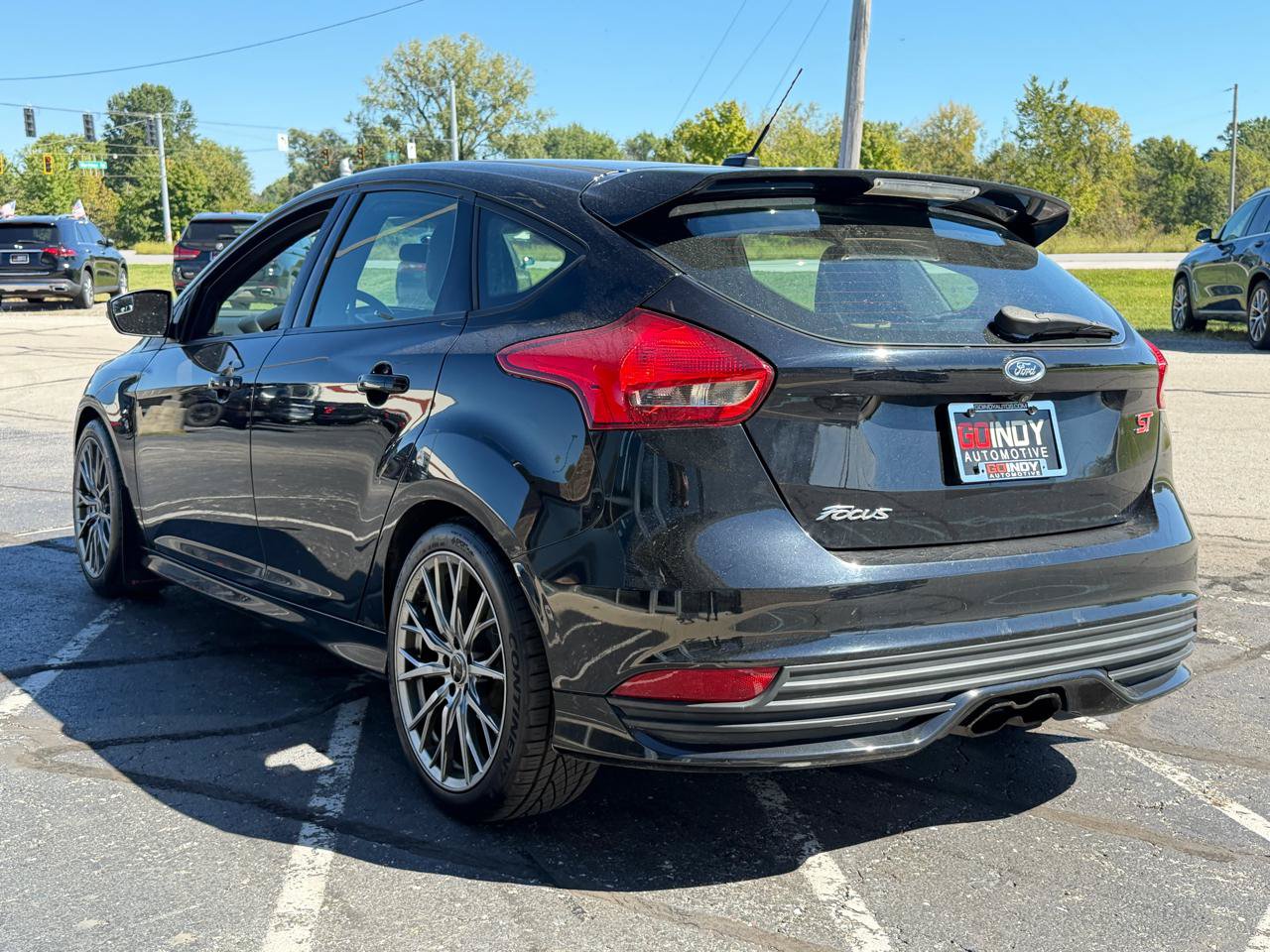 Used 2018 Ford Focus ST FWD image 3