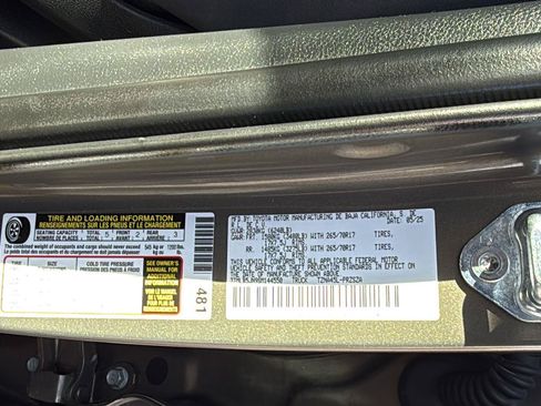 Used 2025 Toyota Tacoma TRD Off-Road AWD/4WD image 26