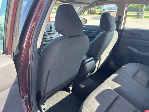 Used 2025 Nissan Altima 2.5 SV FWD image 38