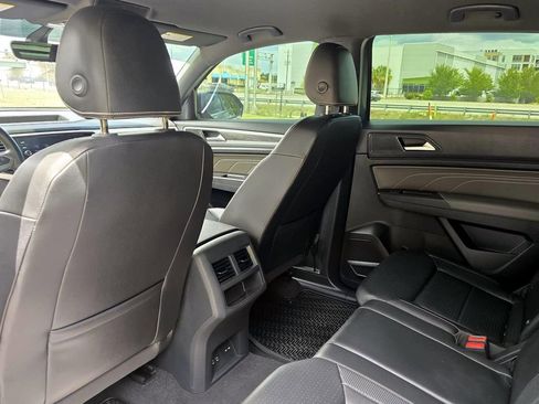 Certified 2023 Volkswagen Atlas Cross Sport SE w/ Black Wheel Package FWD image 17
