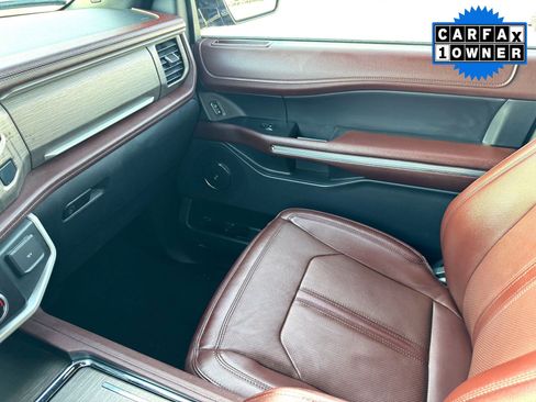 Used 2024 Ford Expedition Max Limited image 32