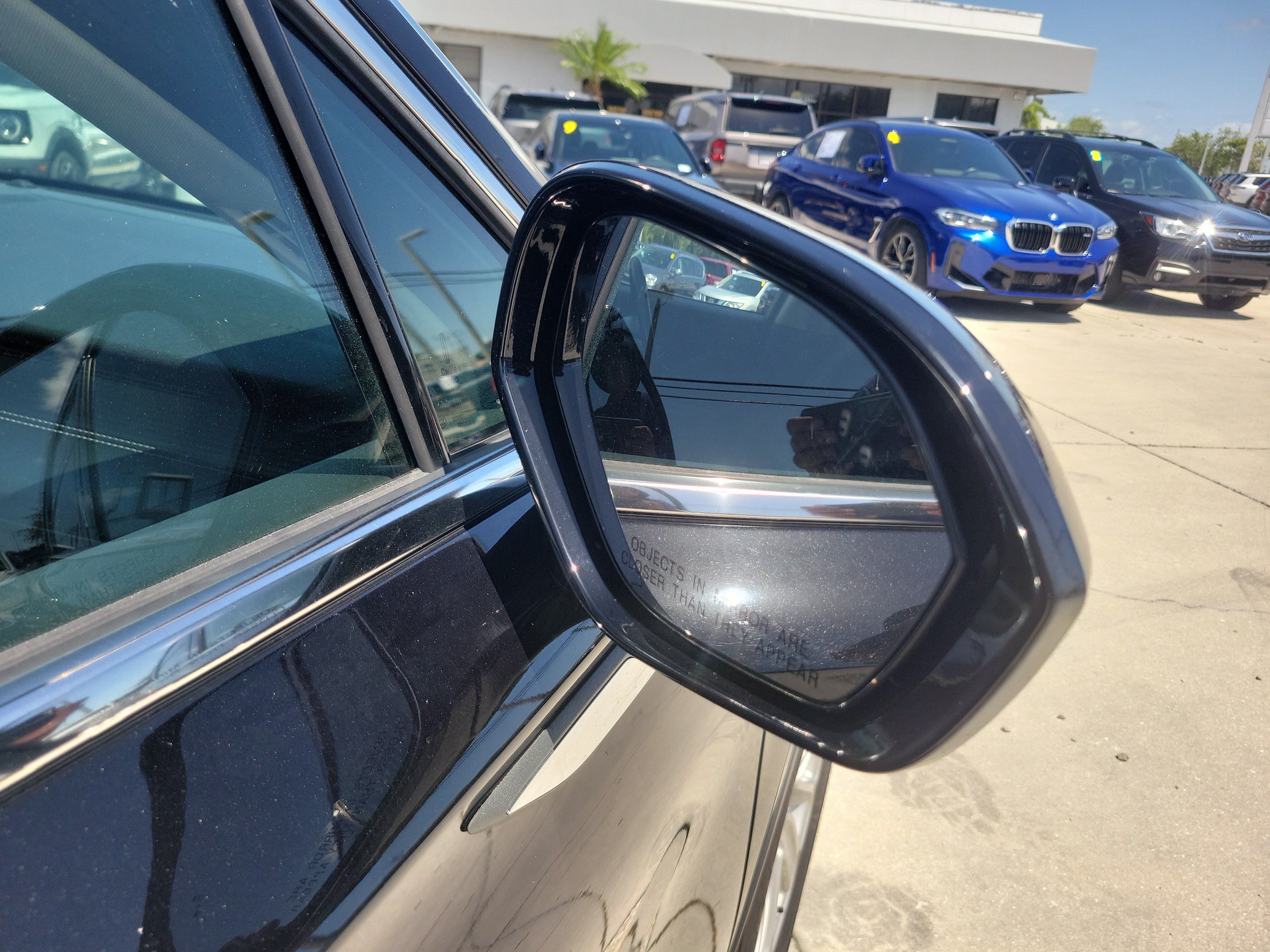 Used 2023 Lincoln Corsair AWD image 9