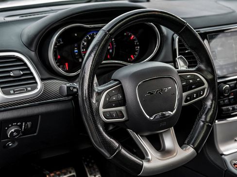 Used 2019 Jeep Grand Cherokee SRT image 26