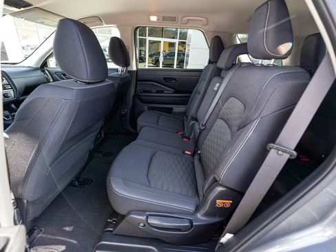 Used 2023 Nissan Pathfinder SV image 28