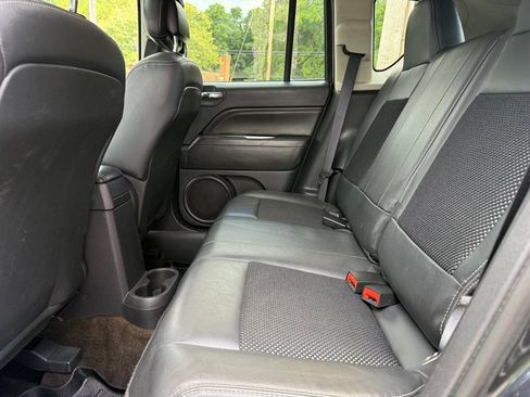 Used 2014 Jeep Compass Latitude w/ Sun/Sound Group FWD image 8