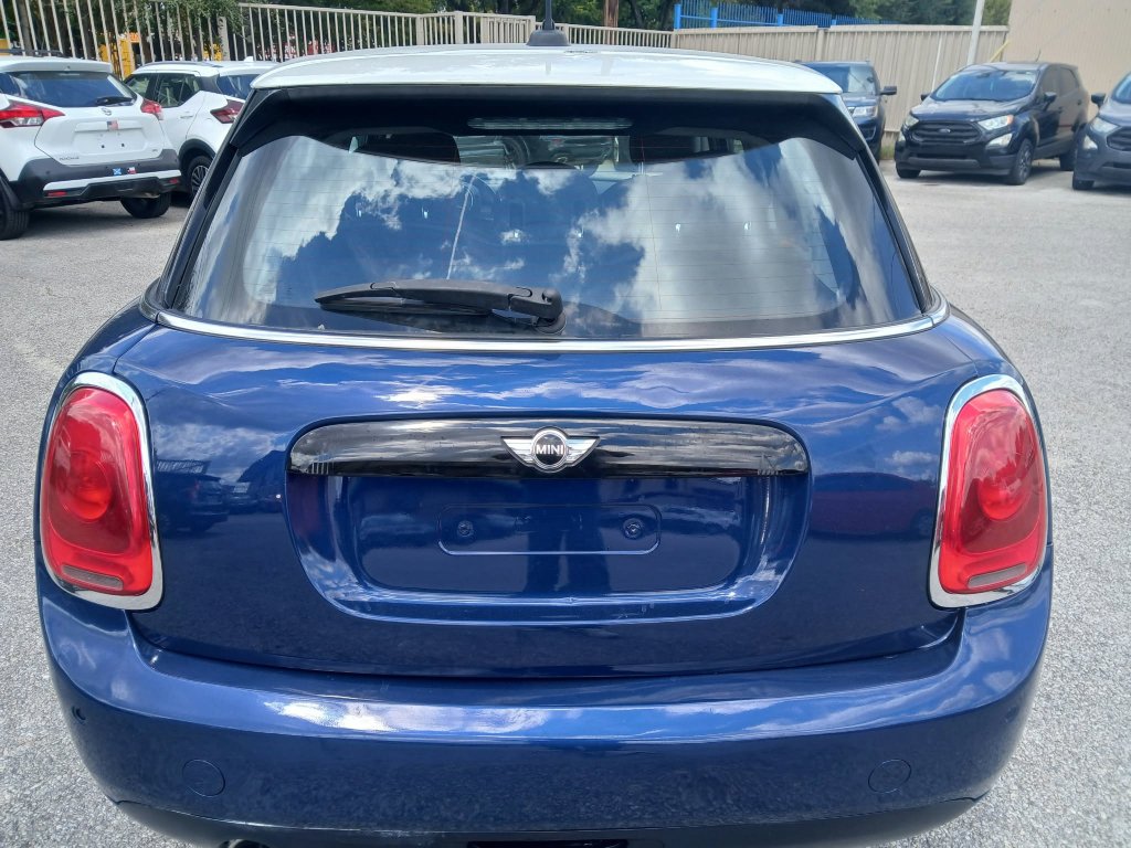 Used 2018 MINI Cooper 4-Door Hardtop FWD image 6