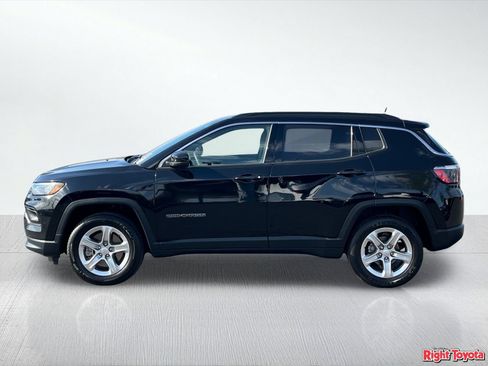 Used 2024 Jeep Compass Latitude AWD/4WD image 3