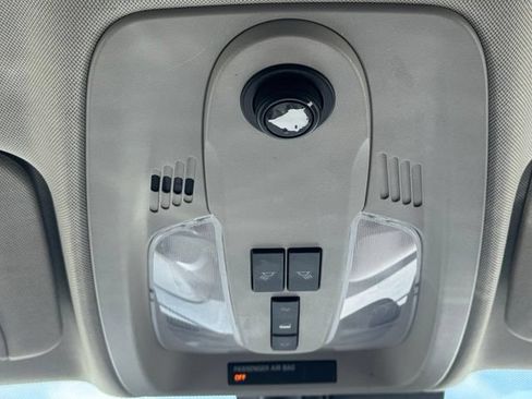 Used 2011 Chevrolet Equinox LT FWD image 13