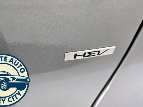 Used 2023 Kia Niro EX image 28