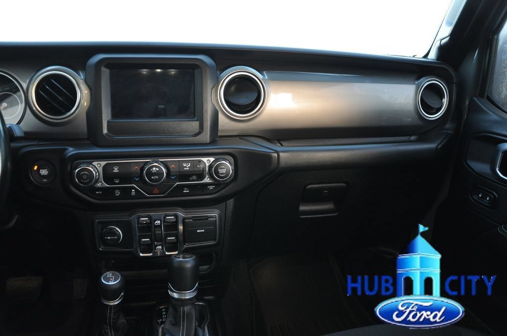 Used 2021 Jeep Wrangler Unlimited Sahara AWD/4WD image 20