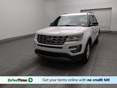Used 2017 Ford Explorer XLT w/ Equipment Group 202A FWD image 1
