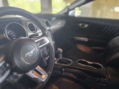 Used 2019 Ford Mustang Premium RWD image 15