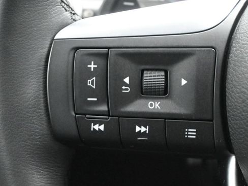 Used 2023 INFINITI QX60 Luxe w/ Vision Package FWD image 9