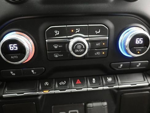 Used 2021 GMC Sierra 1500 SLE image 18