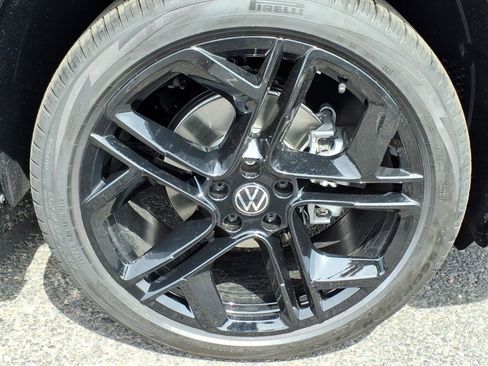 New 2026 Volkswagen Tiguan SE R-Line image 7