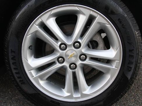 Used 2018 Chevrolet Cruze LT FWD image 12