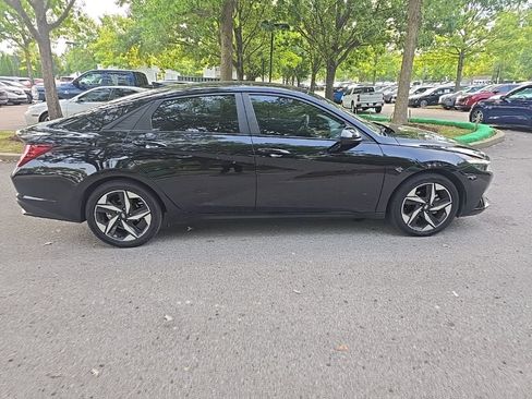 Used 2023 Hyundai Elantra SEL w/ Convenience Package FWD image 9