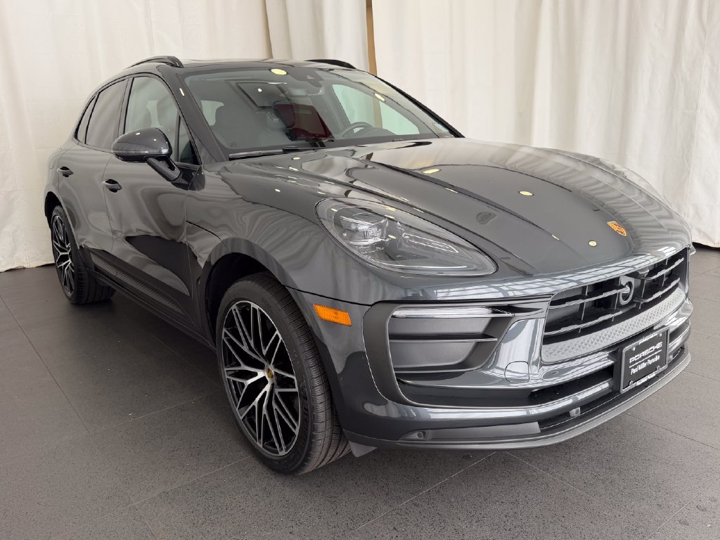 Certified 2026 Porsche Macan AWD/4WD image 7