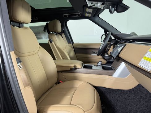 New 2026 Land Rover Range Rover Long Wheelbase SE image 24