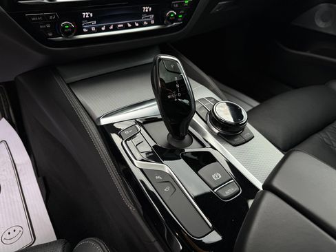 Used 2018 BMW M550i xDrive AWD/4WD image 41