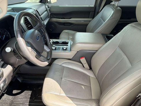 Used 2018 Ford Expedition Max XLT w/ Equipment Group 202A AWD/4WD image 5