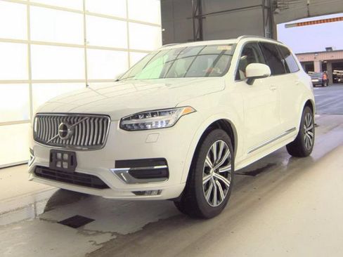 Used 2023 Volvo XC90 B6 Plus AWD/4WD image 2