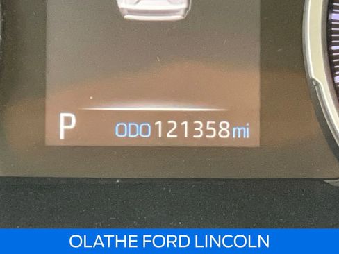 Used 2020 Toyota RAV4 XLE Premium image 19