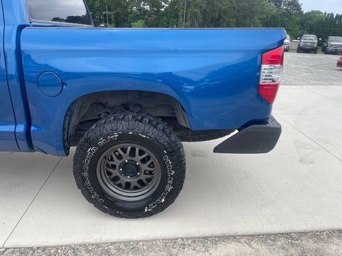 Used 2017 Toyota Tundra SR5 w/ SR5 Upgrade Package AWD/4WD image 13