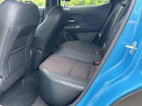 Certified 2025 Nissan Kicks SR FWD image 18