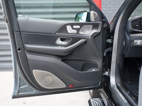 Used 2023 Mercedes-Benz Maybach GLS 600 4MATIC image 18