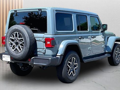 New 2026 Jeep Wrangler Unlimited Sahara AWD/4WD image 8