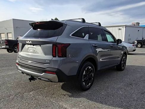 Used 2024 Kia Sorento S image 44