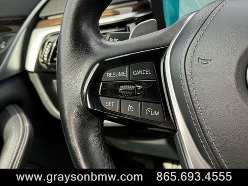 Used 2022 BMW 530i xDrive w/ Premium Package image 17