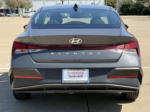 Used 2024 Hyundai Elantra SEL image 5