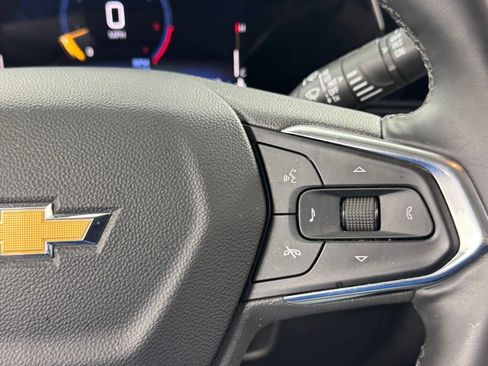 Used 2025 Chevrolet Trax LT w/ LT Convenience Package FWD image 22