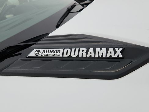 Used 2025 Chevrolet Silverado 2500 LT AWD/4WD image 9