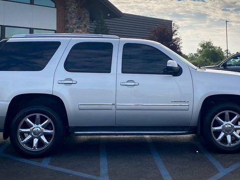 Used 2014 GMC Yukon Denali AWD/4WD image 23
