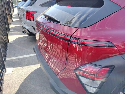 Used 2024 Hyundai Kona SEL image 5