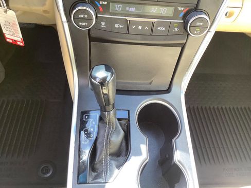 Used 2017 Toyota Camry XLE FWD image 39