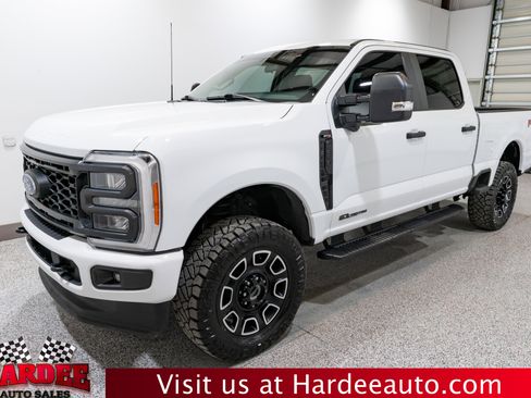 Used 2023 Ford F250 XL w/ STX Appearance Package image 2
